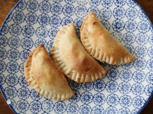 Sambusek Meat 3pc cup